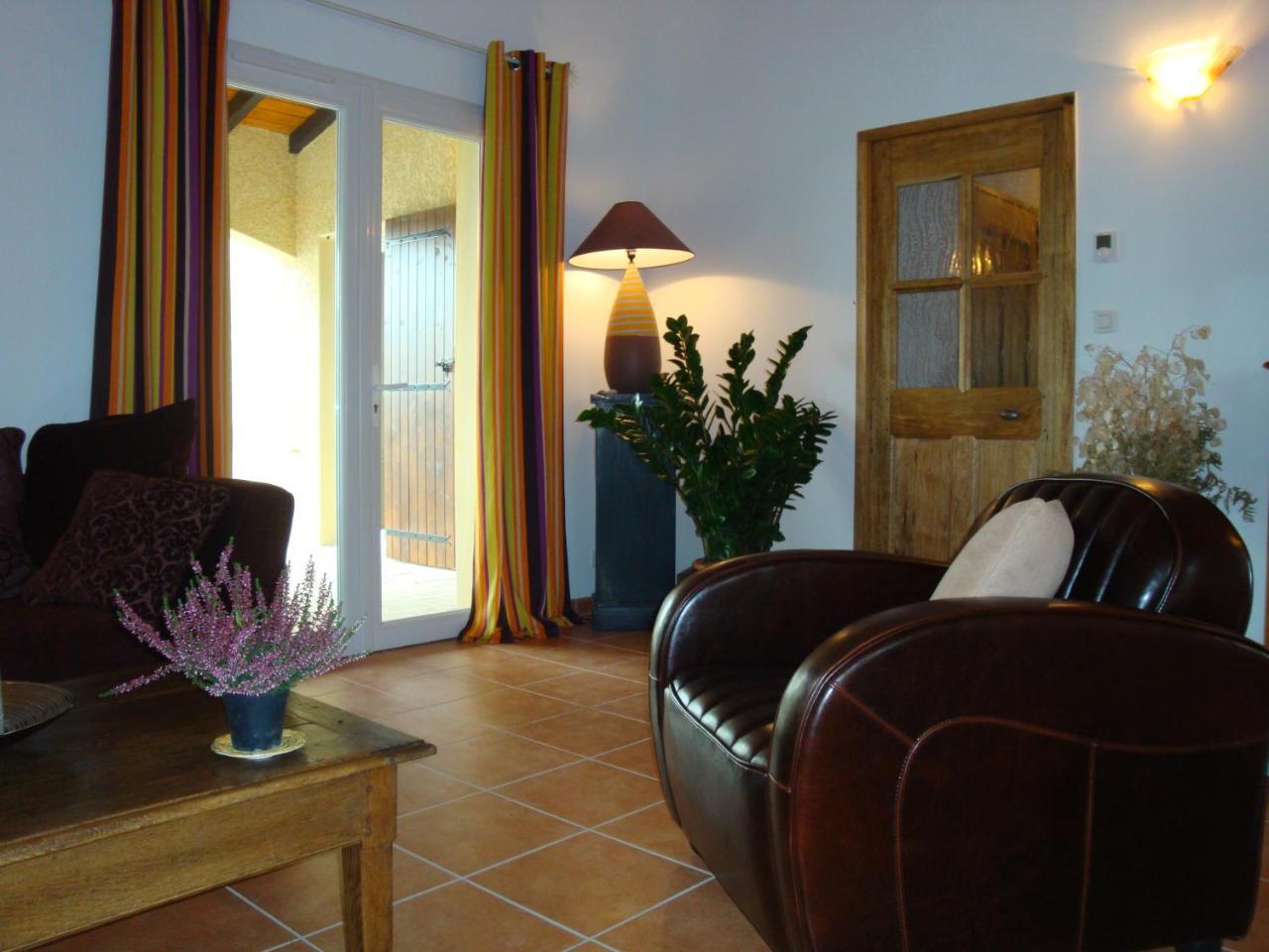 Villa Les De Perret Joyeuse